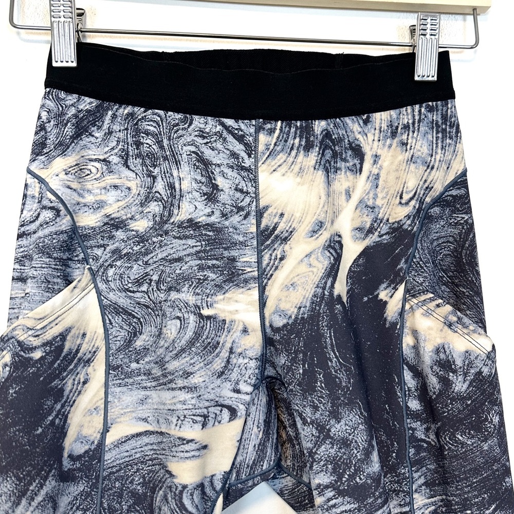 Lululemon | Esker Short *lululemon lab in Lava Print Blue Denim Multi Size 4 - Picture 4 of 14